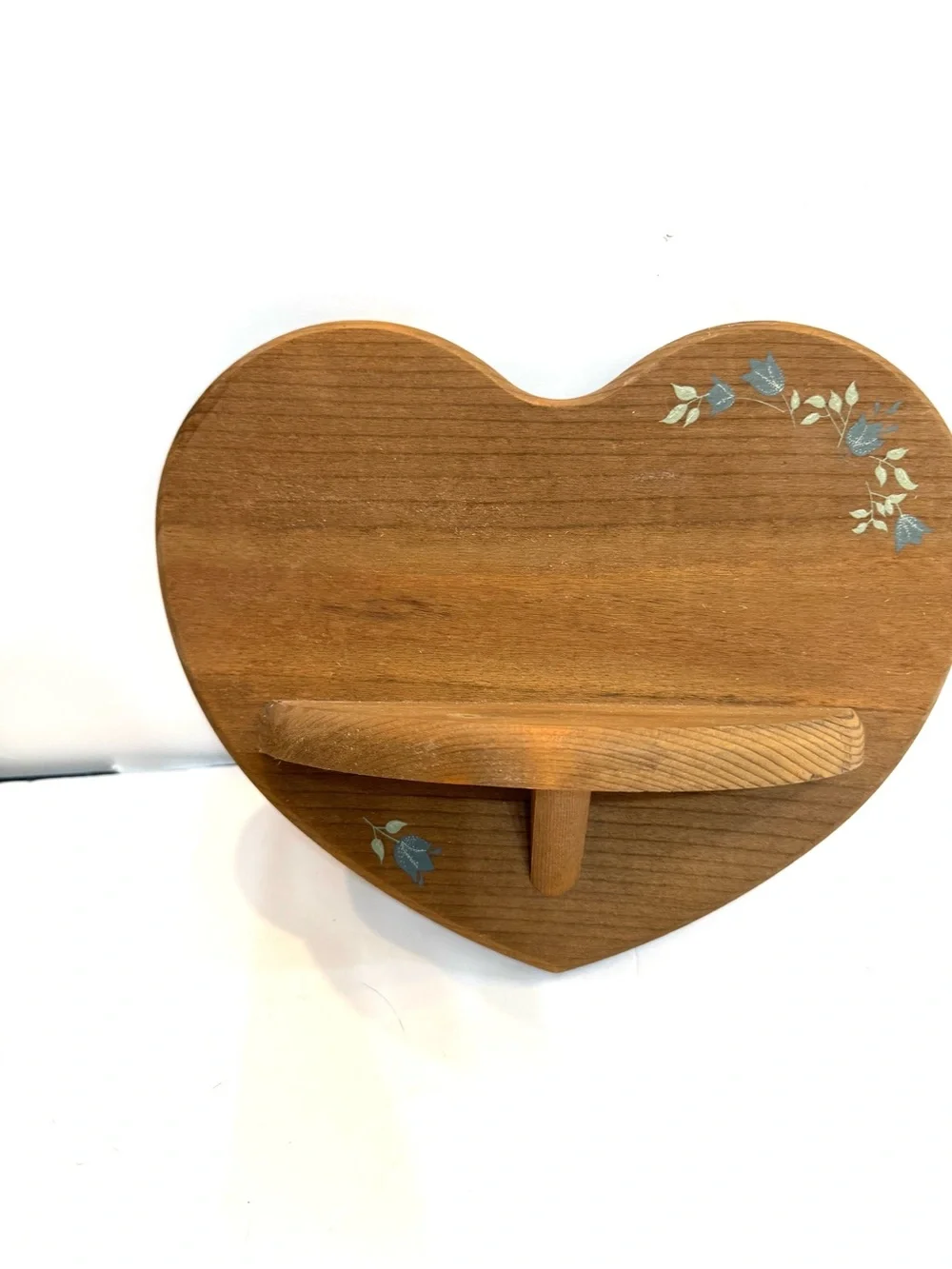VTG Country Wooden Heart Wall Shelf With Blue Flower Accents Cottagecore